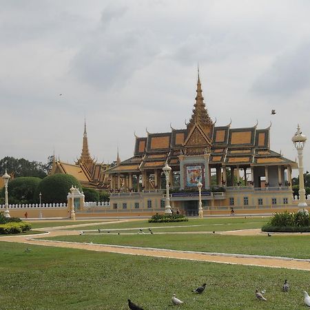 Khun Leng Guesthouse Phnom Penh Exterior photo